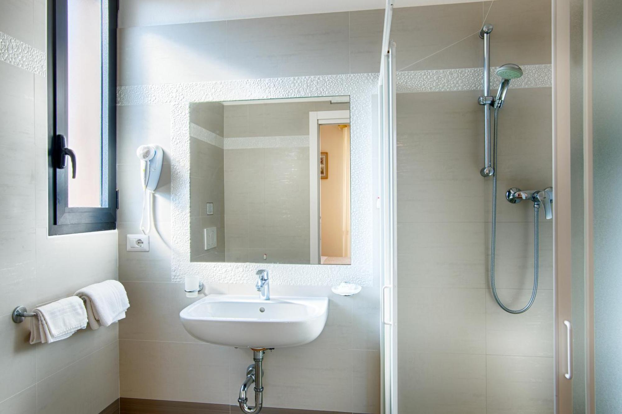 Villa Zavatta "B&B - Rooms & Apartments" Bellaria-Igea Marina Exterior foto